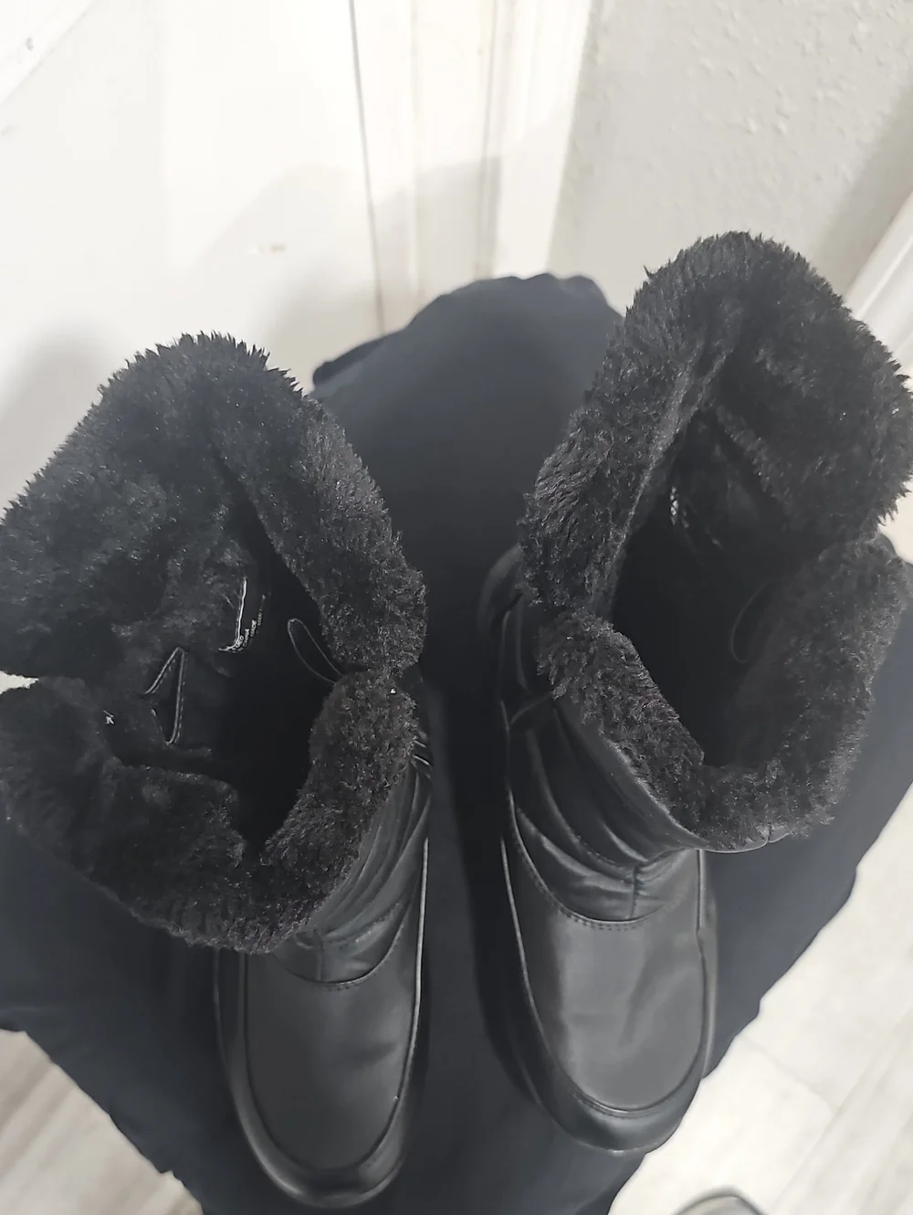Totes Women's Black Insulated Winter Boots